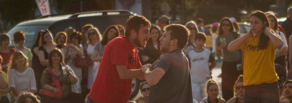 Ντόμπρε Ντεν,Τάσος Αγγελόπουλος